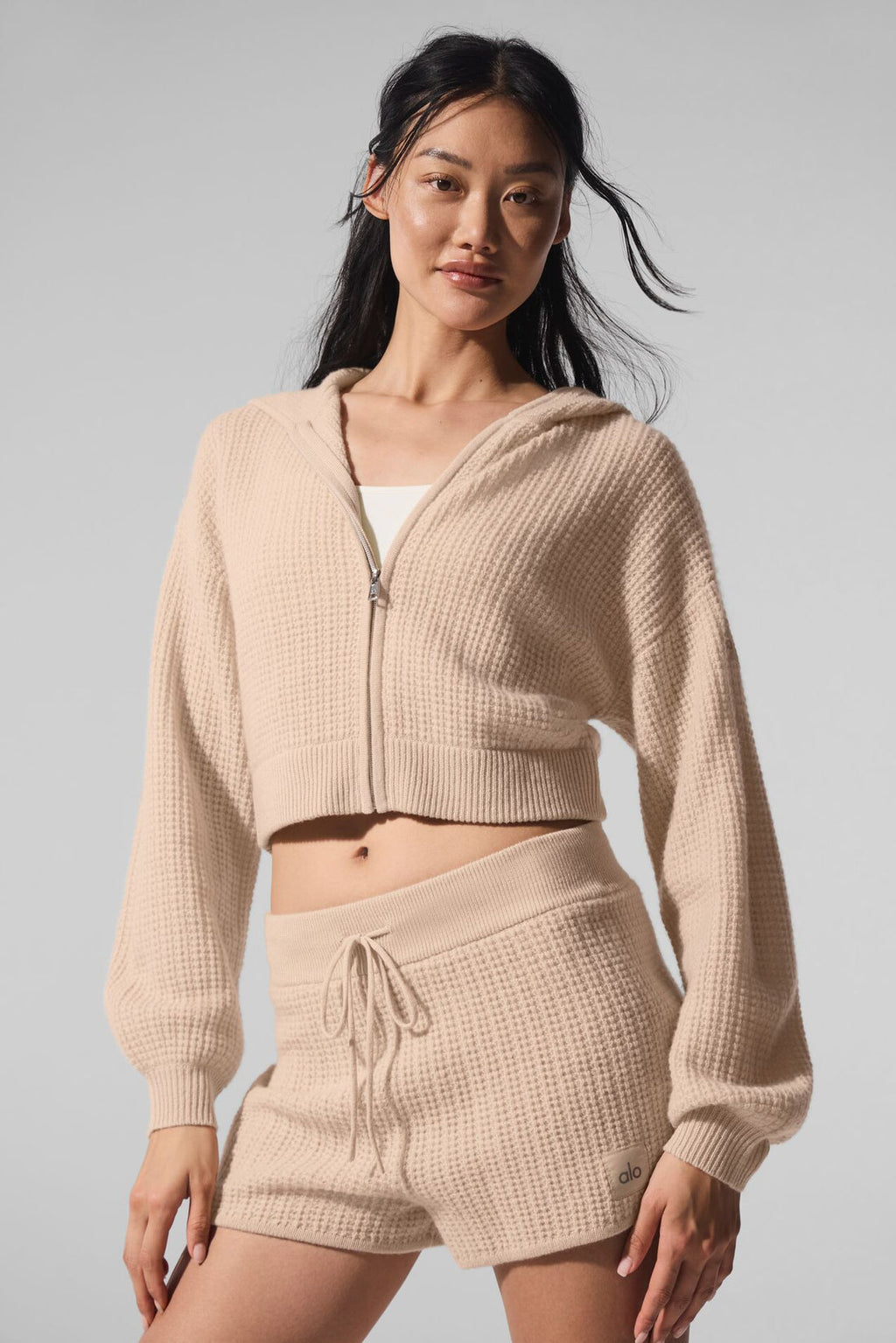 Sudadera con capucha y cremallera completa de cachemira y felpa con diseño de gofre - Macadamia Blush