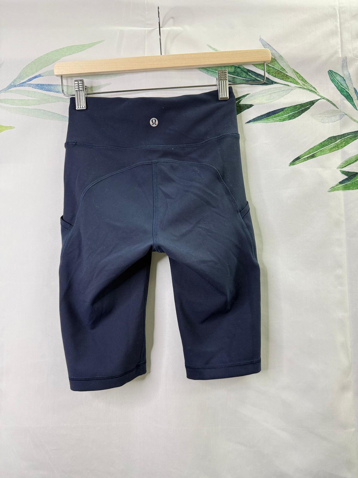 Lululemon Invigorate HR Short 10” (2)