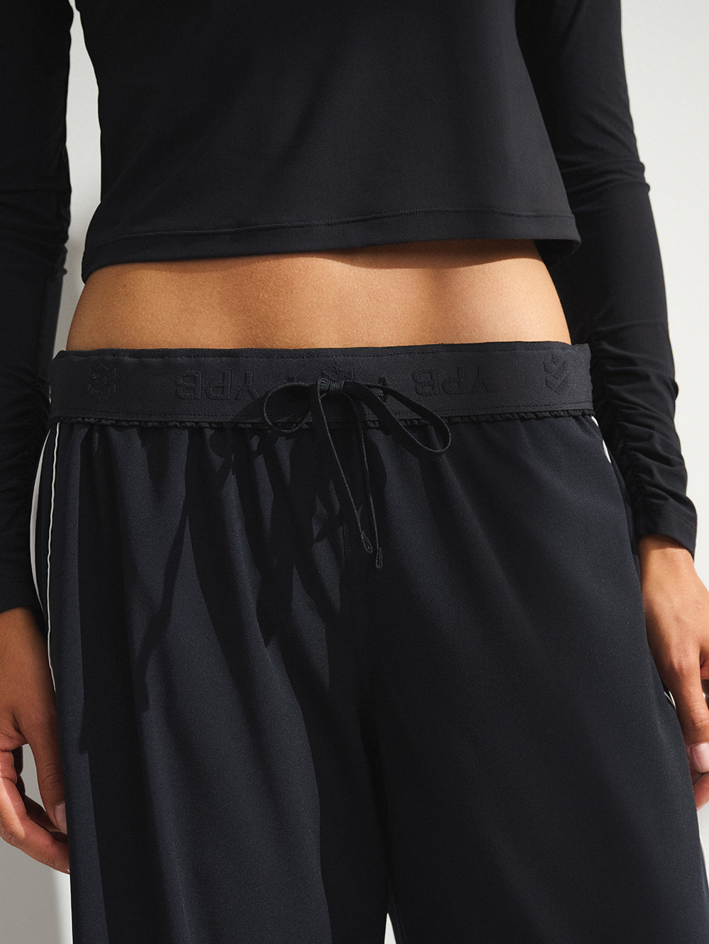 BARRY'S X YPB BLACK MOTIONTEK TRACK PANT