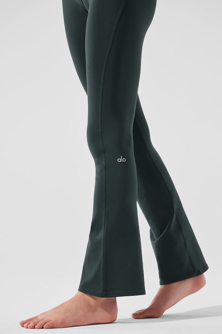Leggings de tiro alto con corte acampanado 7/8 con diseño aerógrafo - Taupe